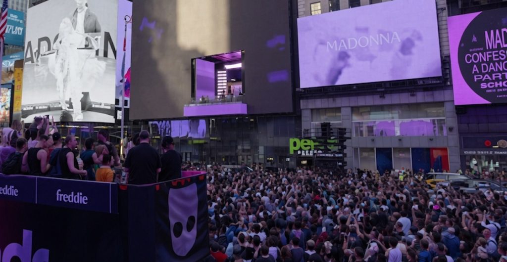 madonna en times square 1