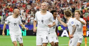 Haaland lleva a Noruega al quinto partido