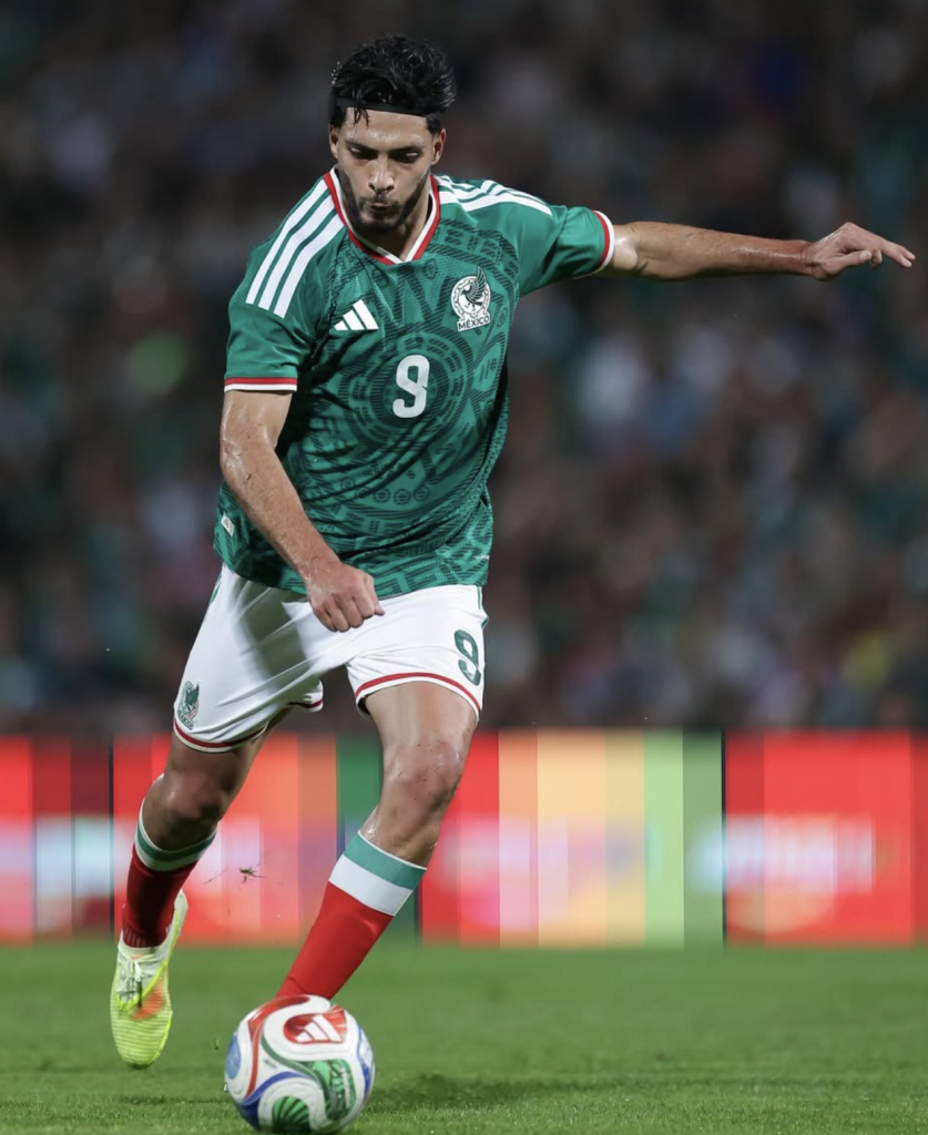 Raul Jiménez, número 9