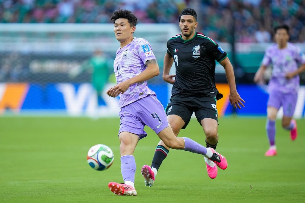 Raúl Jiménez contra Corea del Sur