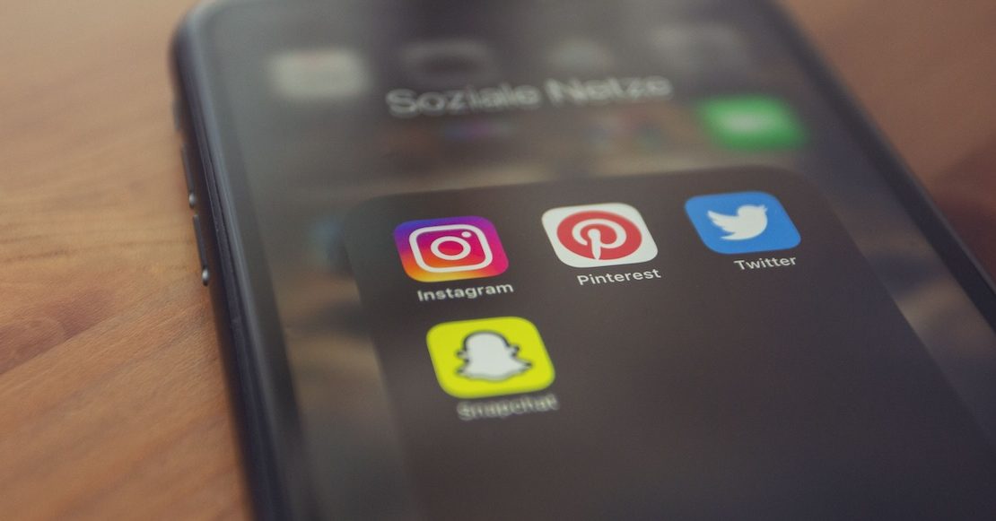 Reino Unido prohibirá las redes sociales a niños menores de 16 años