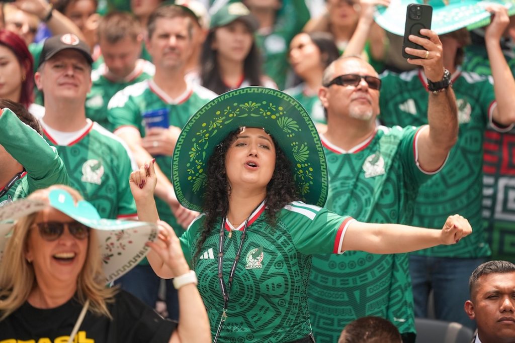 Afición en la inauguración del Mundial