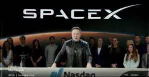 Elon Musk lo volvió a hacer: SpaceX debuta en Bolsa con números de otro planeta