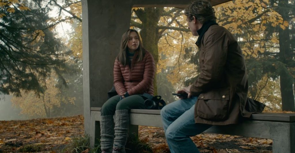 Mikey Madison y Jeremy Allen White en 'The Social Reckoning'