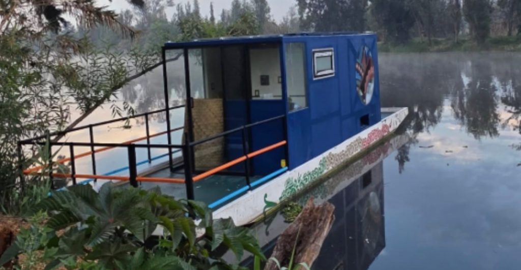 trajinera-hospedaje-xochimilco-sin-permisos-riesgo-afectar-ecosistema-sedema