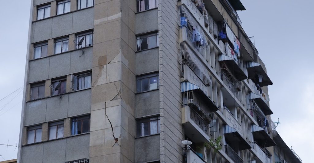 Más de cien personas fallecen tras sismos en Venezuela