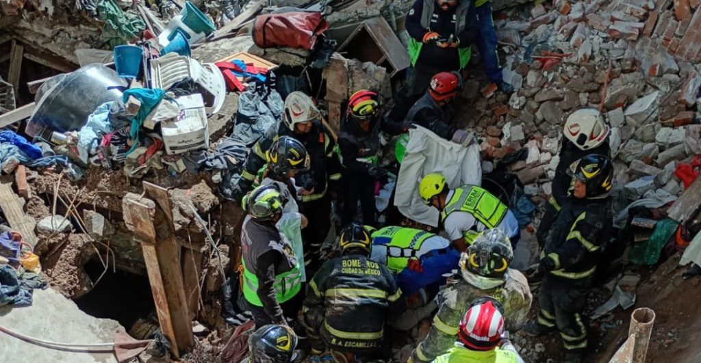 Una casa se derrumbó en Hipódromo, Condesa, y deja una persona fallecida