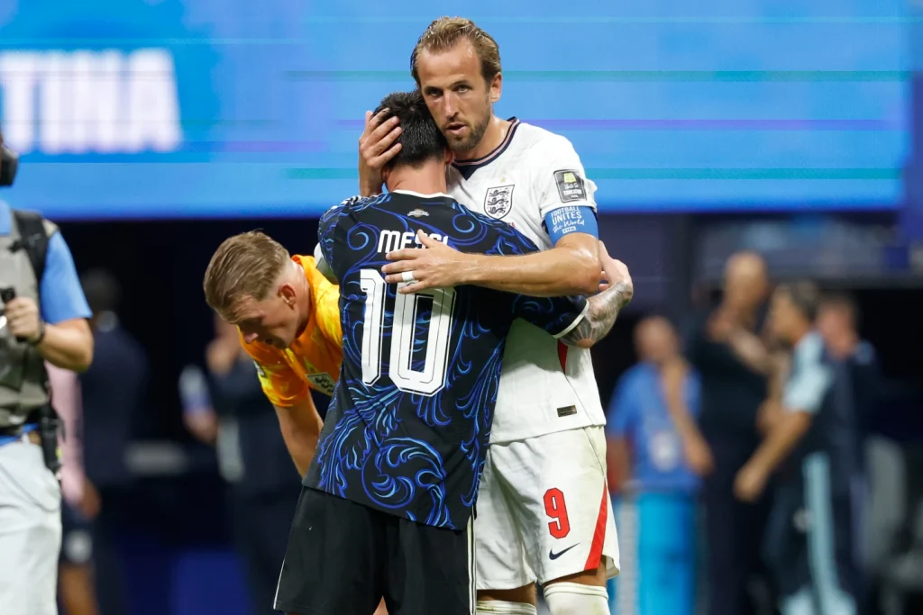 Harry Kane y Lionel Messi en el partido Inglaterra vs Argentina del Mundial 2026
