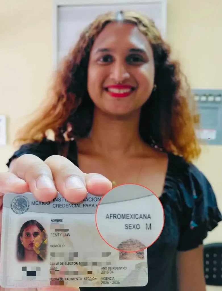 Activista trans de Colima recibe la primera credencial del INE con autoadscripción afromexicana