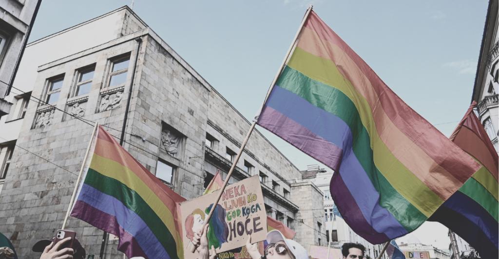 Atentado durante la marcha del Orgullo en Berlín deja un muerto y 29 heridos; Alemania lo investiga como terrorismo
