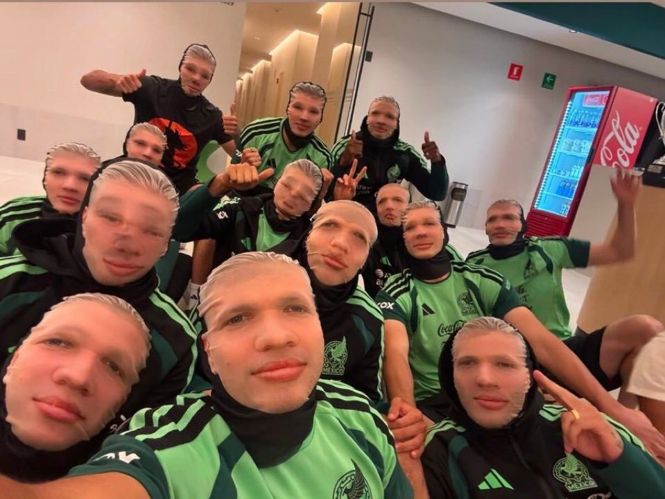 Selección Mexicana con máscaras de Erling Haaland