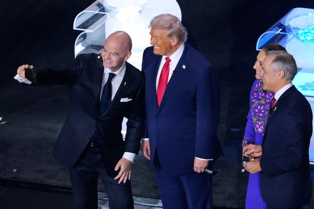 Gianni Infantino y Donald Trump