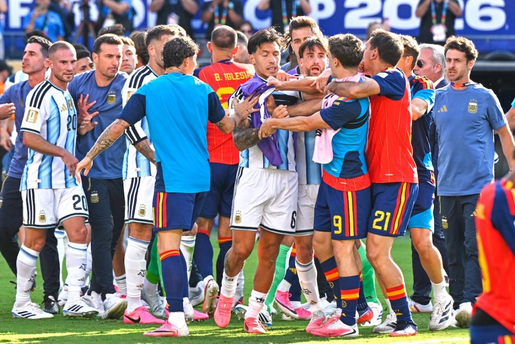 Leandro Paredes contra Gavi