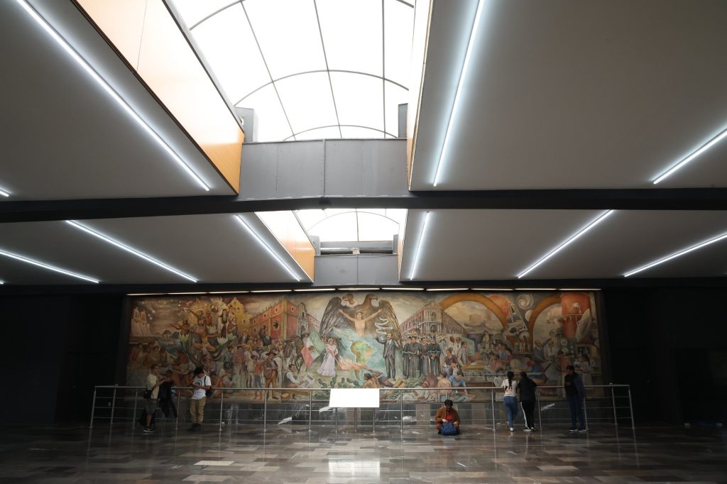 Línea 3 del Metro se renueva estación Universidad