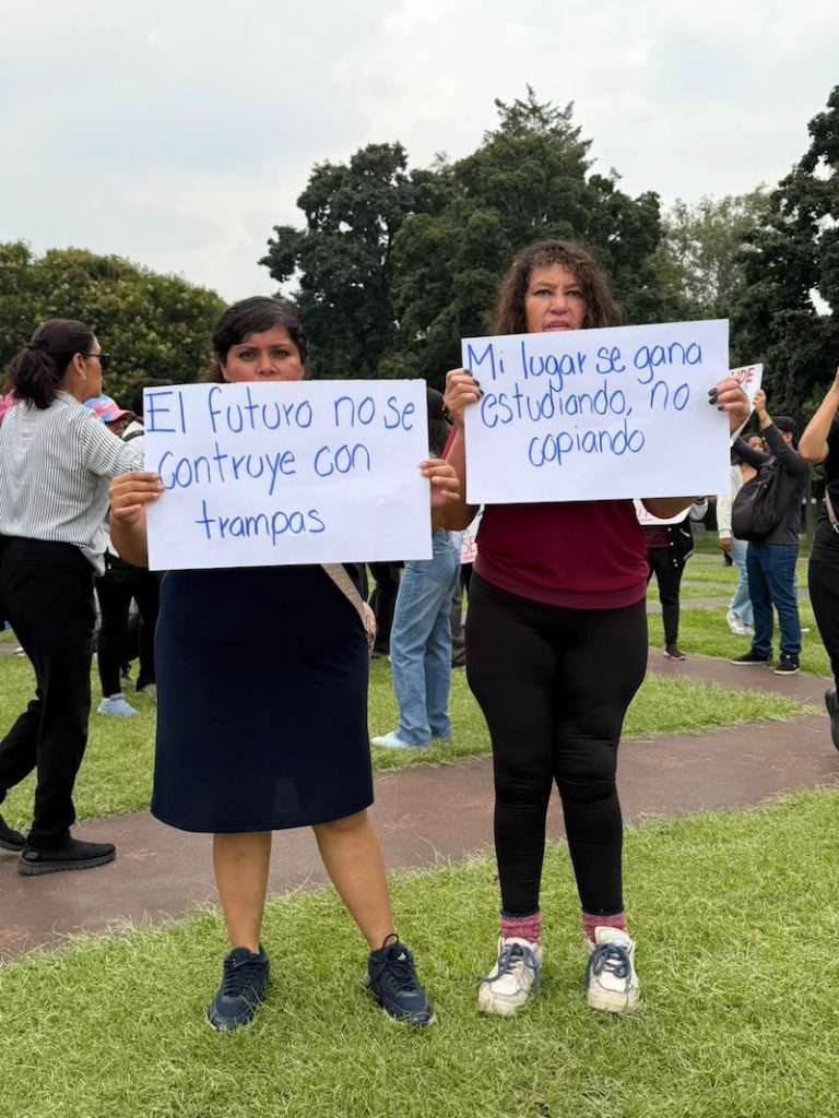 “¡No a los tramposos!”: Así se vivió la marcha para exigir examen presencial en la UNAM