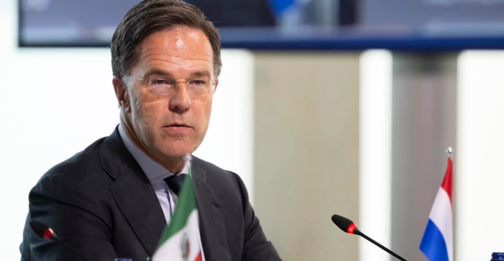 ¿Incómodo momento? Reportero cuestiona a Mark Rutte por guardar silencio ante declaraciones de Trump