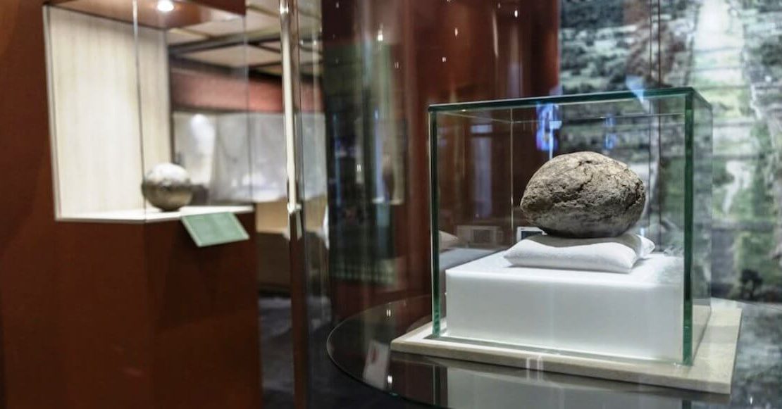 Más vieja que las pirámides: La increíble pelota de hule de 3,500 años que puedes ver hoy
