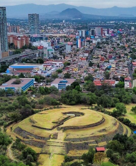 Ruinas ocultas en el Periférico: El secreto prehispánico que ignoras cada vez que hay tráfico