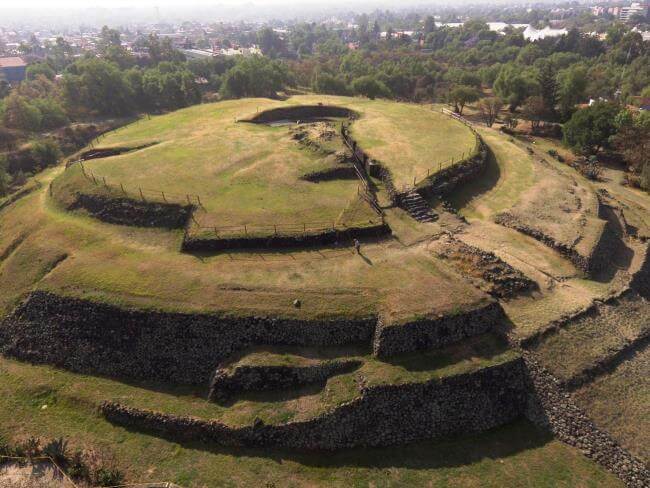 Ruinas ocultas en el Periférico: El secreto prehispánico que ignoras cada vez que hay tráfico
