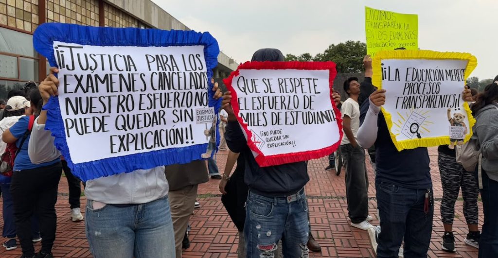“¡No a los tramposos!”: Así se vivió la marcha para exigir examen presencial en la UNAM