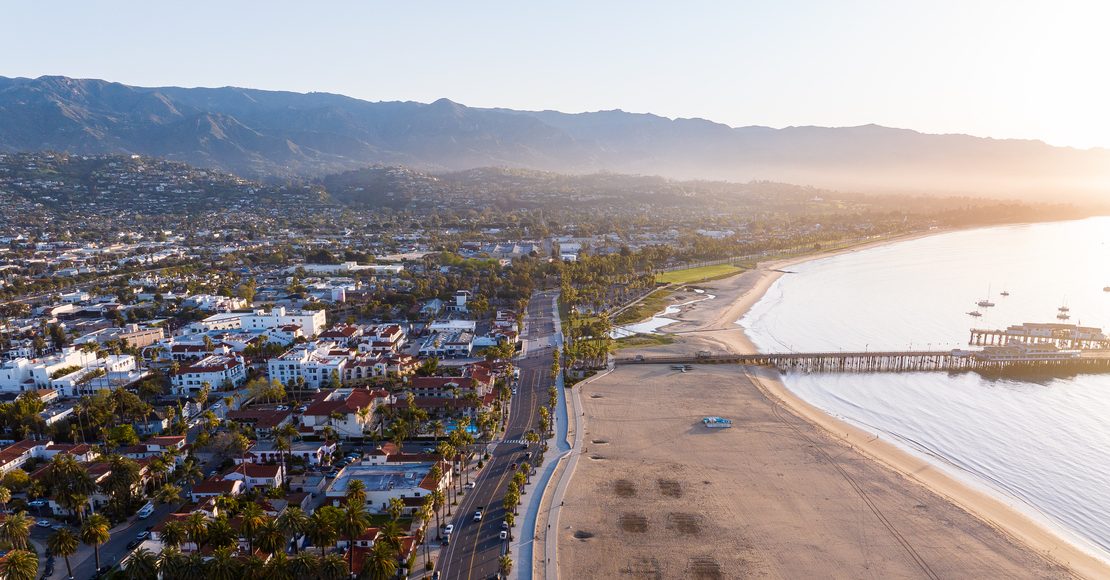 No entiendes California hasta que la manejas por la costa. Y si tu vida fuera una película, esta sería esa escena.
