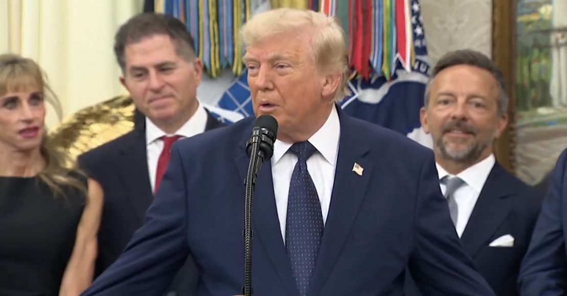 Trump admite que llamó a la FIFA para que revisara la tarjeta roja a Balogun 