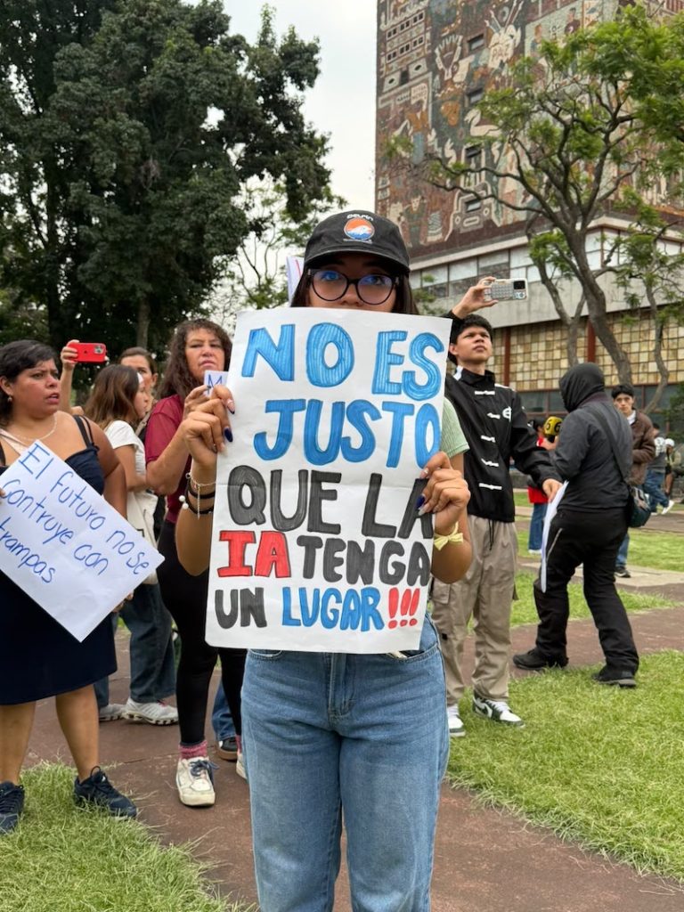 “¡No a los tramposos!”: Así se vivió la marcha para exigir examen presencial en la UNAM