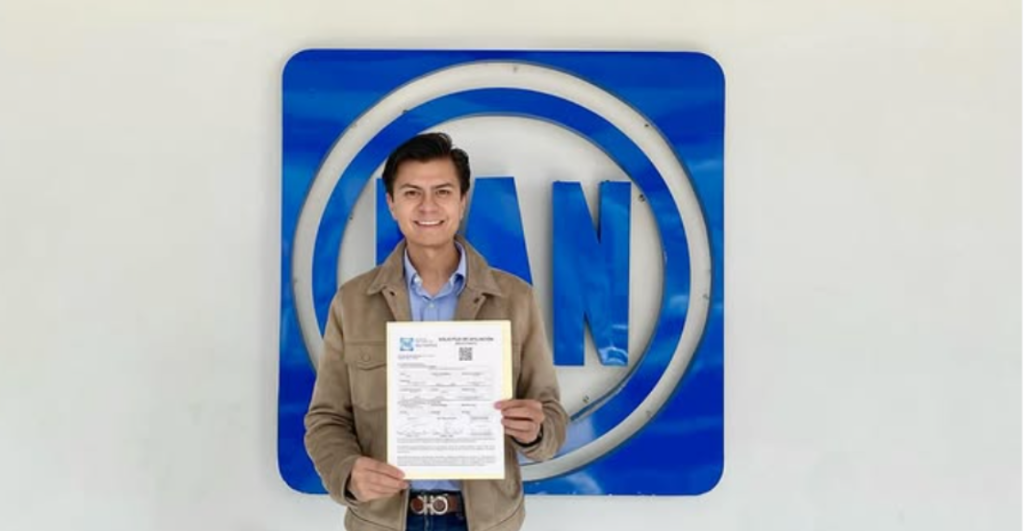 ¿Voto por familia? Él es Javier Albarrán, el político del PAN que pide limitar el voto