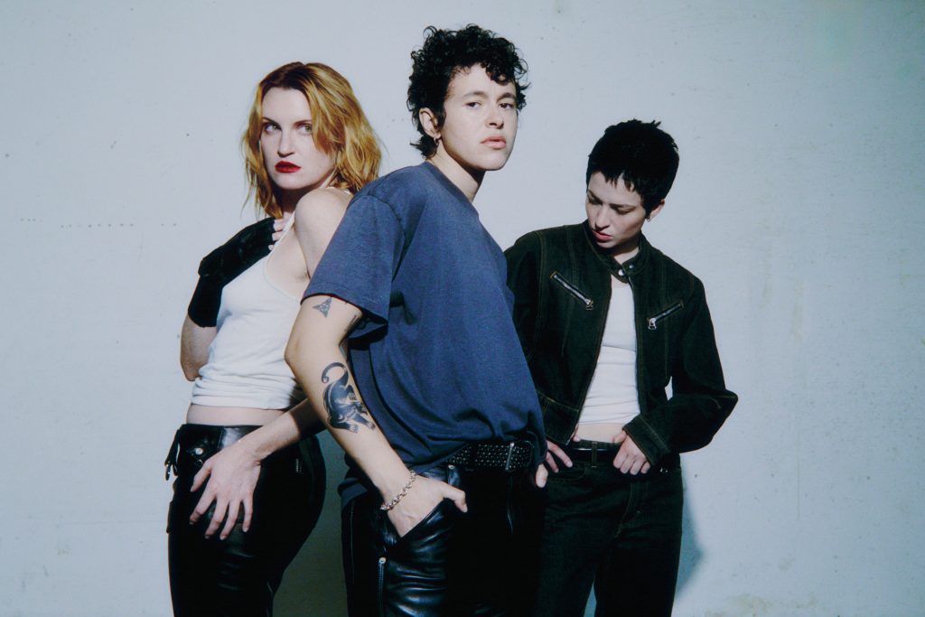 entrevista-muna-dancing-on-the-wall-disco