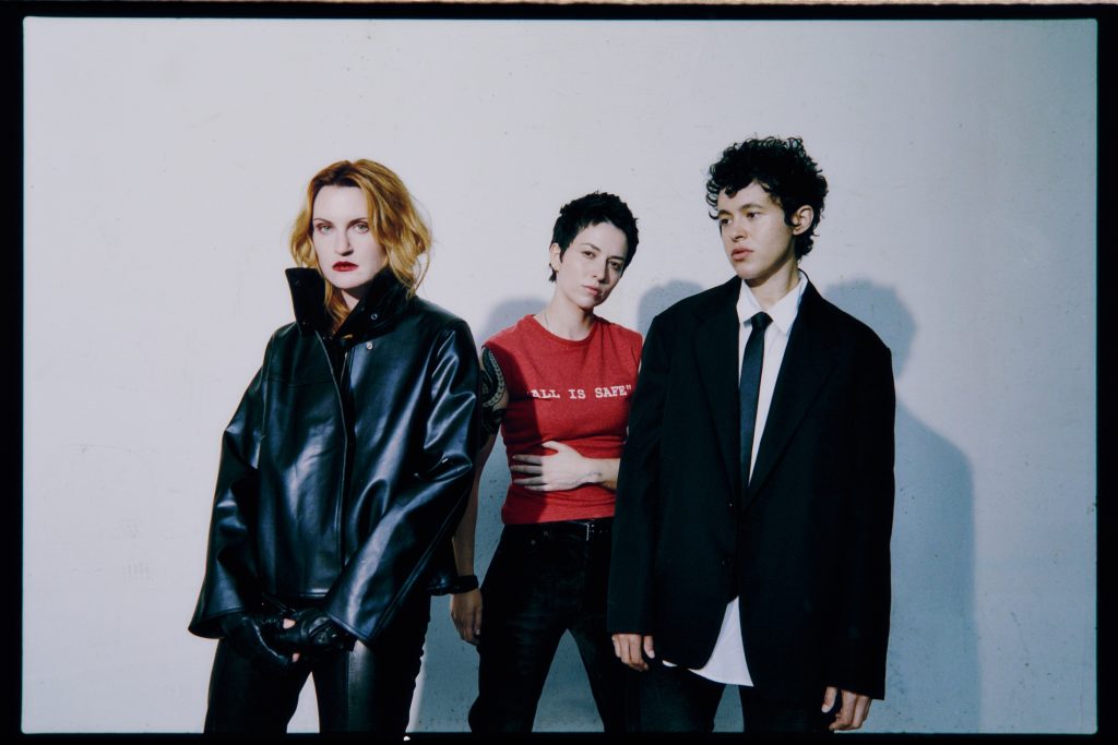 entrevista-muna-dancing-on-the-wall-disco