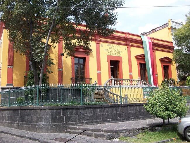 Calles empedradas y magia: Los callejones más bonitos de San Ángel