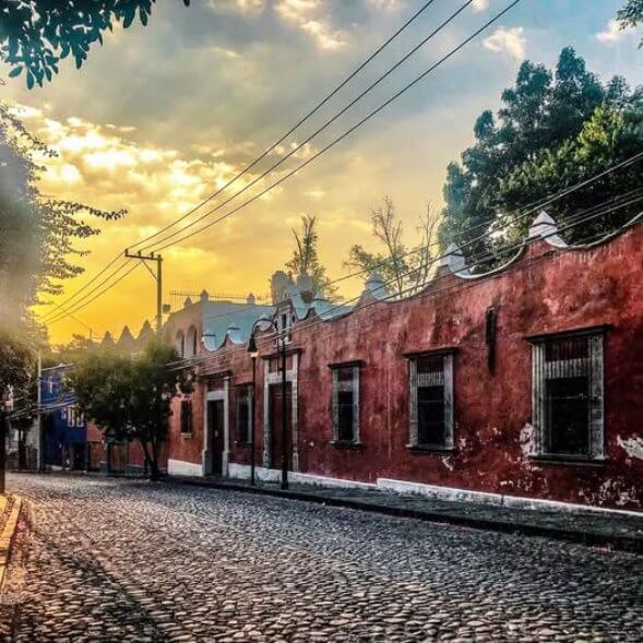 Calles empedradas y magia: Los callejones más bonitos de San Ángel