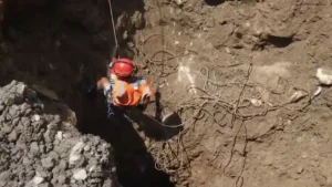 carrera-contrarreloj-buscan-rescatar-obreros-atrapados-tuneles-nepal