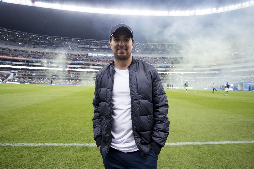 Checo Pérez en el estadio Azteca