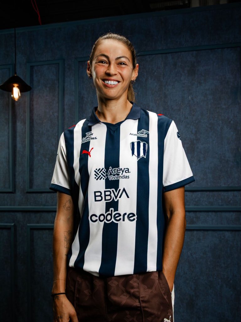 Christina Burkenroad confirma su retiro del futbol