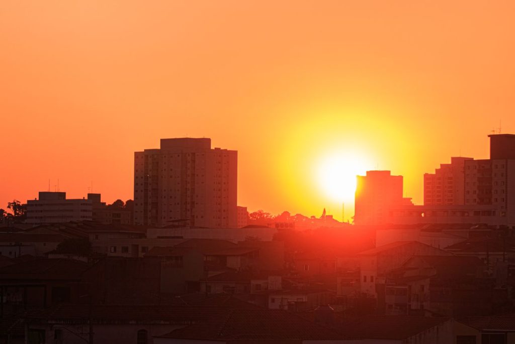 Lluvias intensas, calor extremo y deslaves: Checa el clima y las advertencias para hoy en México