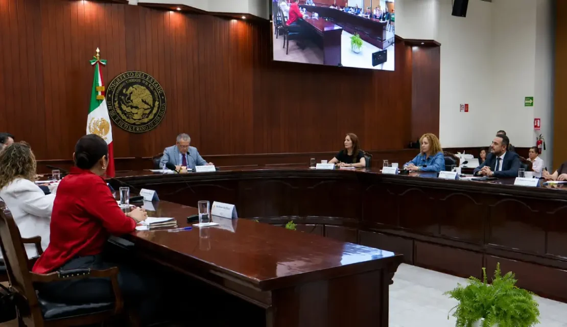 Congreso de Sinaloa da luz verde a licencia indefinida de Rubén Rocha como gobernador