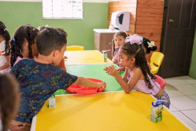 ¿Cuánto cuesta REALMENTE mandar a tus hijos a la escuela hoy?