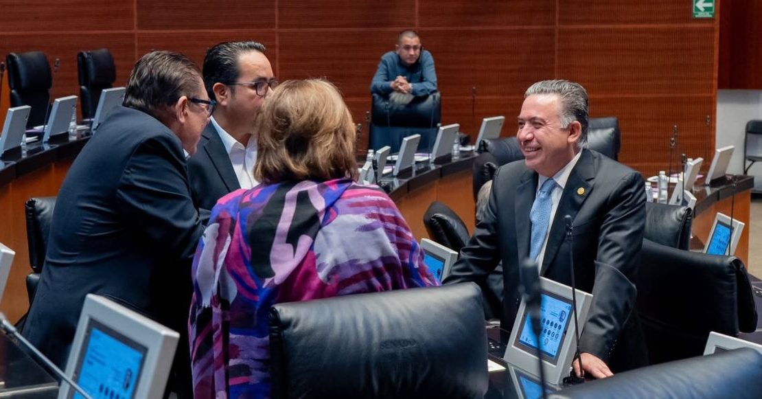 Inzunza prepara su regreso al Senado y en Morena ya le sugieren pedir licencia