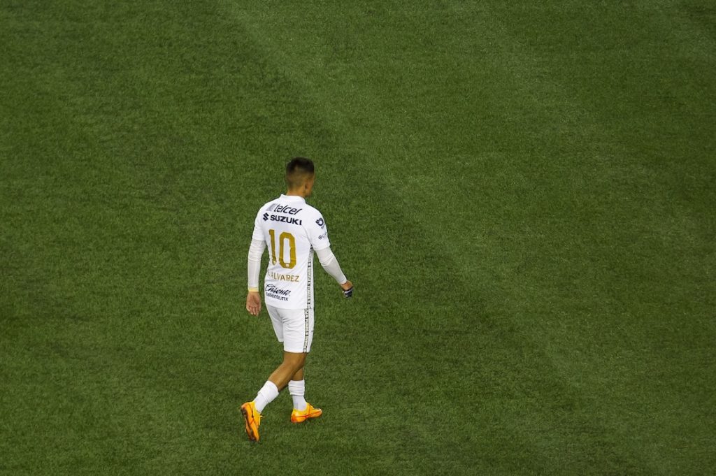 Favio Álvarez con Pumas