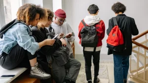 francia-prohibe-uso-celulares-todas-escuelas-proximo-ciclo-escolar