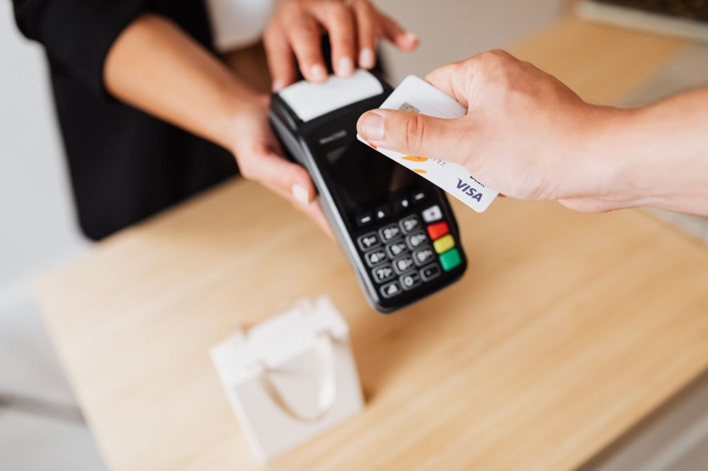 ¿Pagas todo con tarjeta? ¡Aguas con los fraudes!