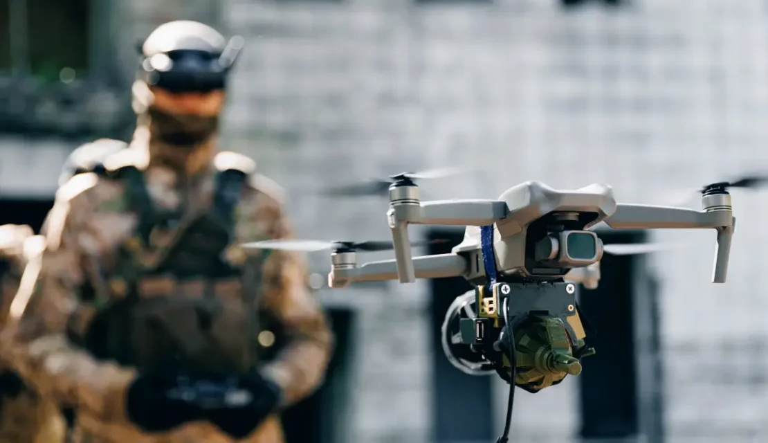 ¡A lo Iron Man! EU usa rayo láser para derribar 3 drones supuestamente ligados a cárteles en la frontera