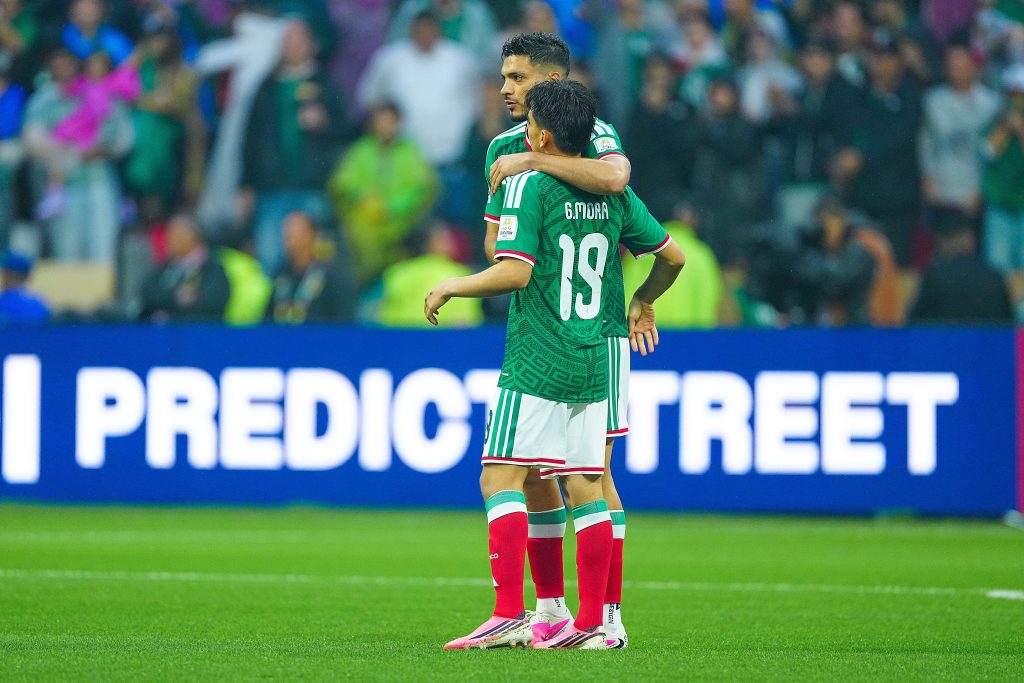 Gilberto Mora le aprendió a Raúl Jiménez cómo tirar así de chido los penales