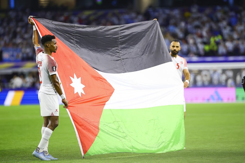 Príncipe de Jordania acusa chantaje de FIFA para apoyar a Infantino