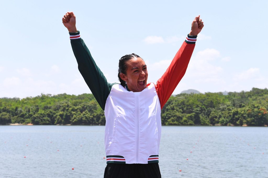 Kenia Lechuga en el podio