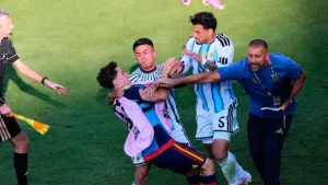 Leandro Paredes considera excesiva la sanción de 10 partidos