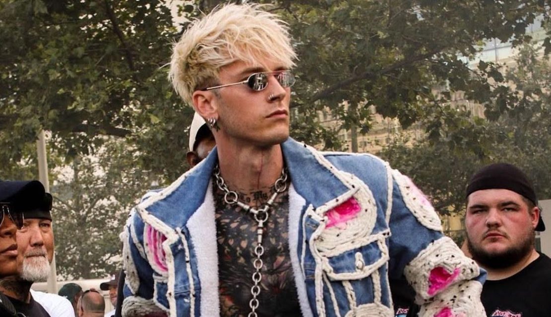 Machine Gun Kelly: Un artista en constante cambio