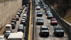 ¿Y el regreso a clases? Transportistas anuncian megabloqueo para este 31 de agosto