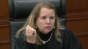 ministra-loretta-ortiz-quita-implante-defender-derechos-personas-discapacidad